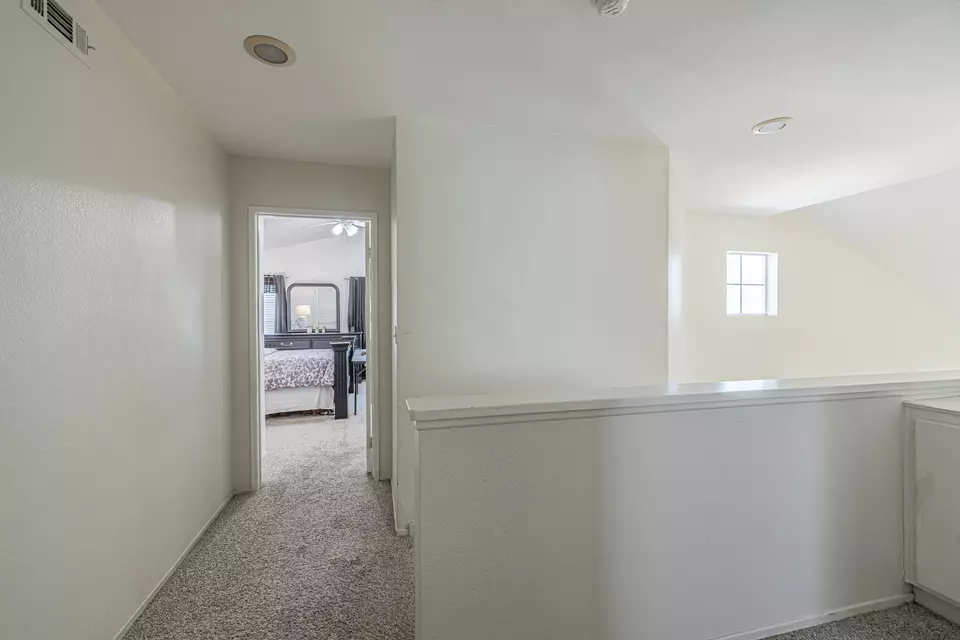 Entry Way - 45726 Berkshire St, Lancaster, CA 93534 photo 5 of 5