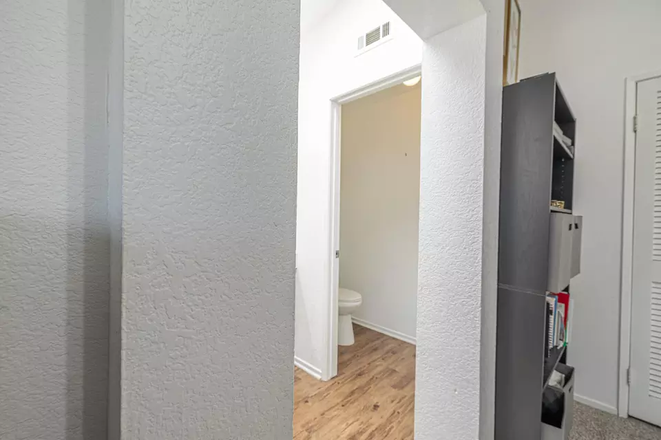 Entry Way - 45726 Berkshire St, Lancaster, CA 93534 photo 3 of 5