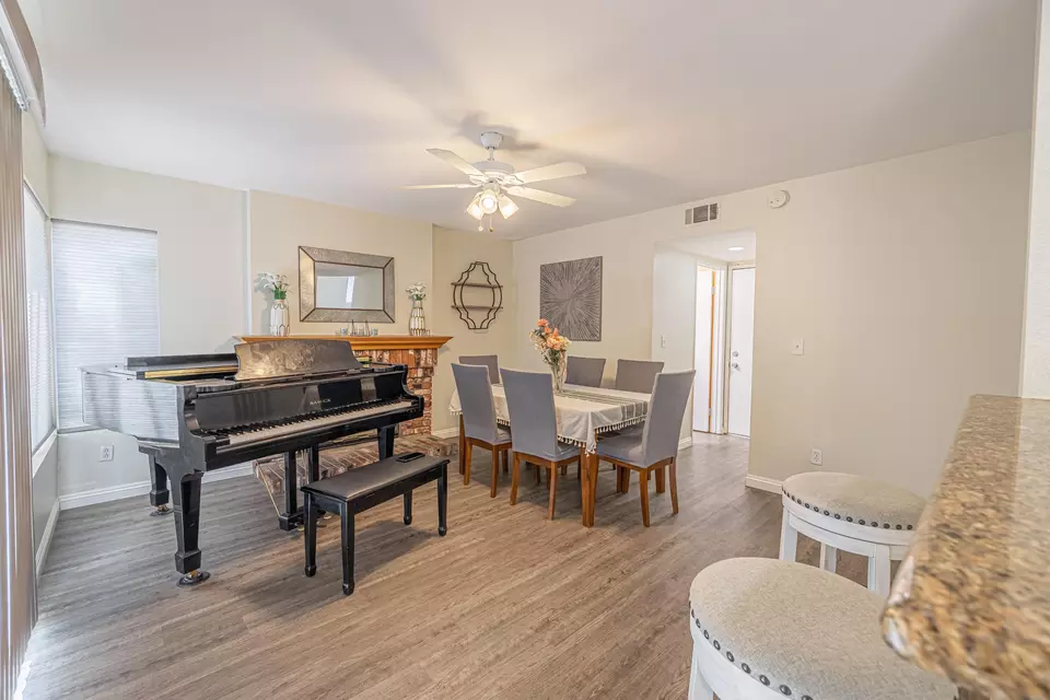 Dining - 45726 Berkshire St, Lancaster, CA 93534 photo 3 of 5