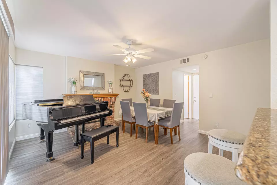 Dining - 45726 Berkshire St, Lancaster, CA 93534 photo 4 of 5