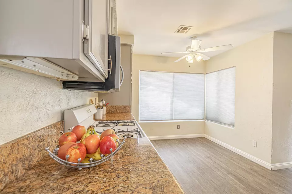 Kitchen - 45726 Berkshire St, Lancaster, CA 93534 photo 3 of 3