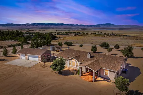 48460 227th St W, Lancaster, CA 93536