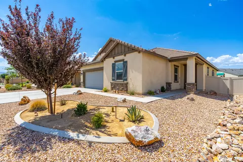Exterior - 44501 Encanto Way, Lancaster, CA 93536 photo 2 of 3