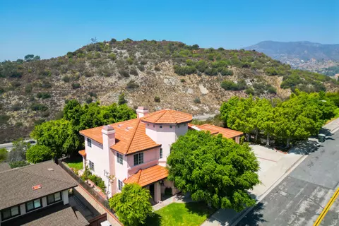 View/Area - 799 Foxkirk Rd, Glendale, CA 91206 photo 3 of 7