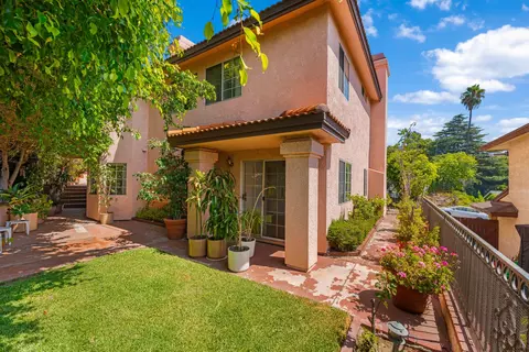 Exterior - 799 Foxkirk Rd, Glendale, CA 91206 photo 8 of 10