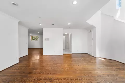 Living - 799 Foxkirk Rd, Glendale, CA 91206 photo 7 of 16