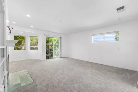 Living - 799 Foxkirk Rd, Glendale, CA 91206 photo 14 of 16