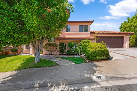 Exterior - 799 Foxkirk Rd, Glendale, CA 91206 photo 4 of 10