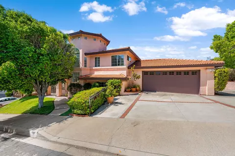 Exterior - 799 Foxkirk Rd, Glendale, CA 91206 photo 3 of 10