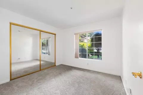 Bedroom - 799 Foxkirk Rd, Glendale, CA 91206 photo 1 of 6