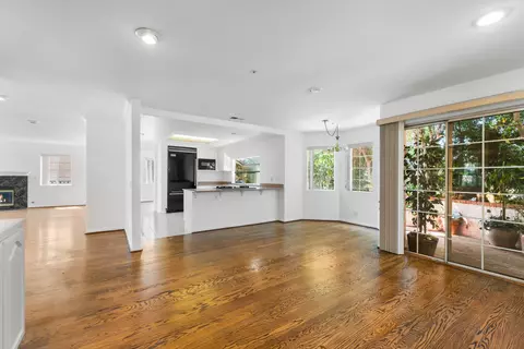 Living - 799 Foxkirk Rd, Glendale, CA 91206 photo 11 of 16