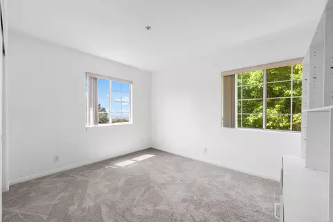Bedroom - 799 Foxkirk Rd, Glendale, CA 91206 photo 5 of 6