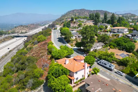 View/Area - 799 Foxkirk Rd, Glendale, CA 91206 photo 5 of 7