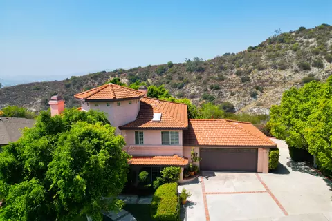 View/Area - 799 Foxkirk Rd, Glendale, CA 91206 photo 2 of 7