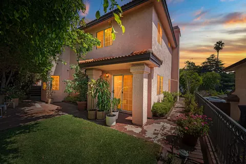 Exterior - 799 Foxkirk Rd, Glendale, CA 91206 photo 2 of 10