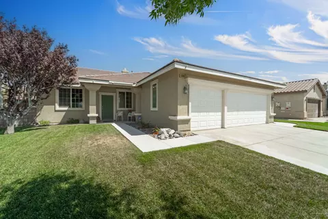 43862 Freer Way, Lancaster, CA 93536 photo 2