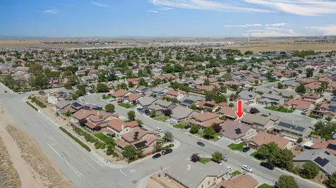43862 Freer Way, Lancaster, CA 93536 photo 5