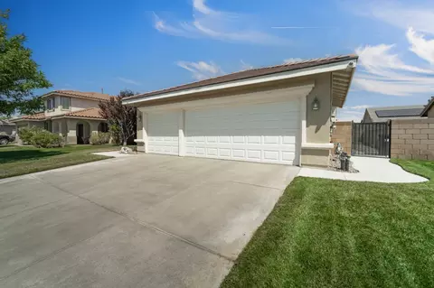 43862 Freer Way, Lancaster, CA 93536 photo 3