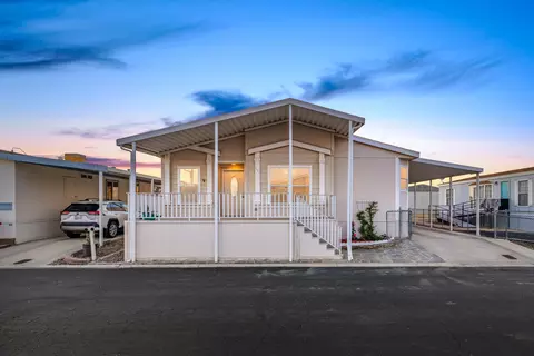 1550 20th St W #SPC 51, Rosamond, CA 93560