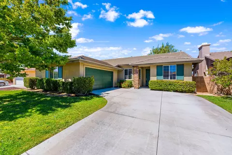 5801 Marseilles Dr, Palmdale, CA 93552