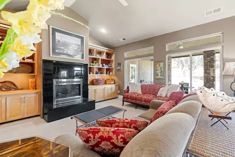 21113 Country Club Dr, Tehachapi, CA 93561 photo 6