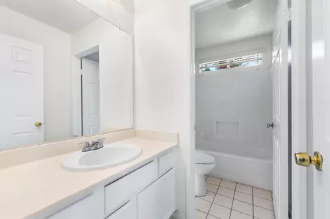 Bath - 37060 Boxleaf Rd, Palmdale, CA 93550 photo 1 of 3