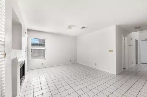 Living - 37060 Boxleaf Rd, Palmdale, CA 93550 photo 5 of 7