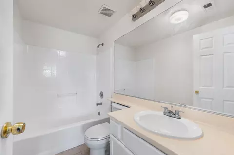Bath - 37060 Boxleaf Rd, Palmdale, CA 93550 photo 3 of 3