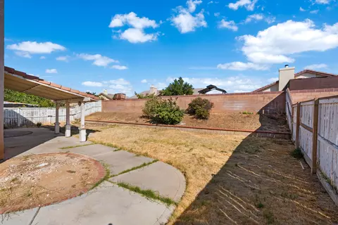Exterior - 37060 Boxleaf Rd, Palmdale, CA 93550 photo 10 of 11