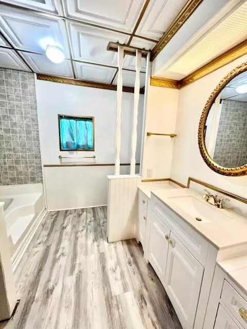 Bath - 6363 Sespe Ave, Mojave, CA 93501 photo 1 of 5
