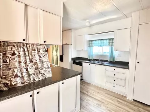 Kitchen - 6363 Sespe Ave, Mojave, CA 93501 photo 1 of 4