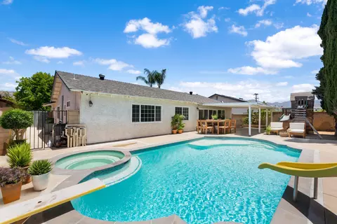 Exterior - 2427 Meralda Ave, Simi Valley, CA 93063 photo 2 of 4