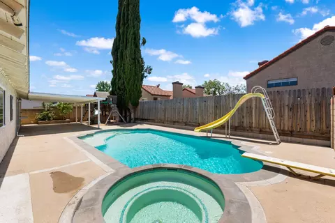 Exterior - 2427 Meralda Ave, Simi Valley, CA 93063 photo 3 of 4