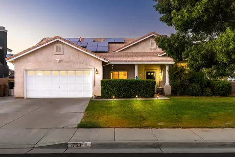 1753 Autumnmist Dr, Palmdale, CA 93551