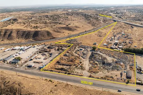35512 Sierra Hwy, Palmdale, CA 93550