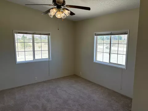 9073 Hull St, Mojave, CA 93501 photo 5