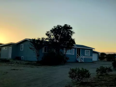 9073 Hull St, Mojave, CA 93501 photo 4