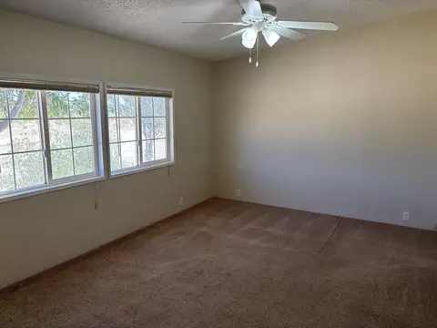 9073 Hull St, Mojave, CA 93501 photo 7