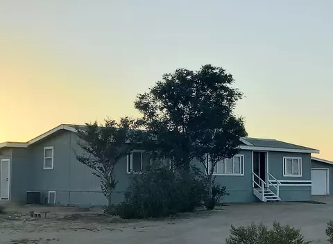 9073 Hull St, Mojave, CA 93501 photo 1