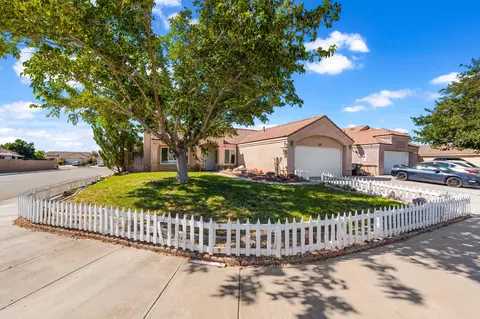 1124 Evergreen Ct, Rosamond, CA 93560