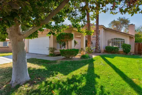 44939 13th St E, Lancaster, CA 93535