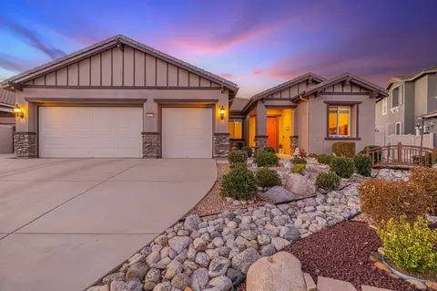 6827 Cabernet Rd, Palmdale, CA 93551