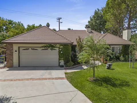Exterior - 41601 Crispi Ln, Quartz Hill, CA 93536 photo 4 of 14