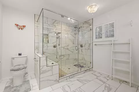 Bath - 41601 Crispi Ln, Quartz Hill, CA 93536 photo 3 of 3