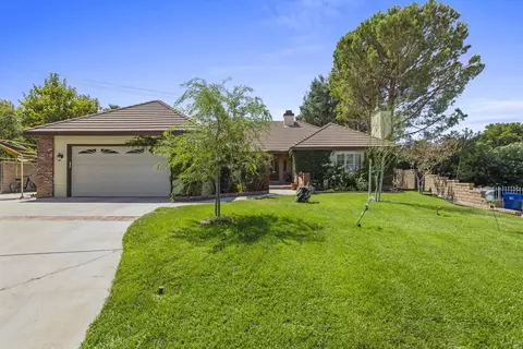Exterior - 41601 Crispi Ln, Quartz Hill, CA 93536 photo 2 of 14