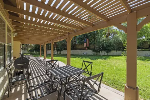 Exterior - 41601 Crispi Ln, Quartz Hill, CA 93536 photo 8 of 14