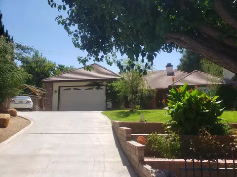 Exterior - 41601 Crispi Ln, Quartz Hill, CA 93536 photo 3 of 14