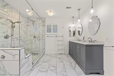 Bath - 41601 Crispi Ln, Quartz Hill, CA 93536 photo 2 of 3