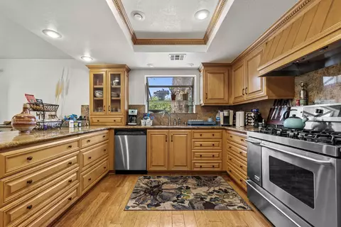 Kitchen - 41601 Crispi Ln, Quartz Hill, CA 93536 photo 1 of 4
