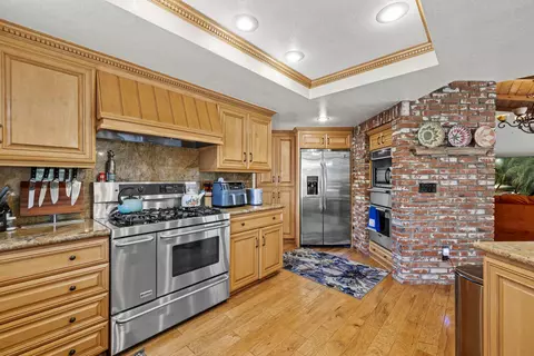 Kitchen - 41601 Crispi Ln, Quartz Hill, CA 93536 photo 2 of 4